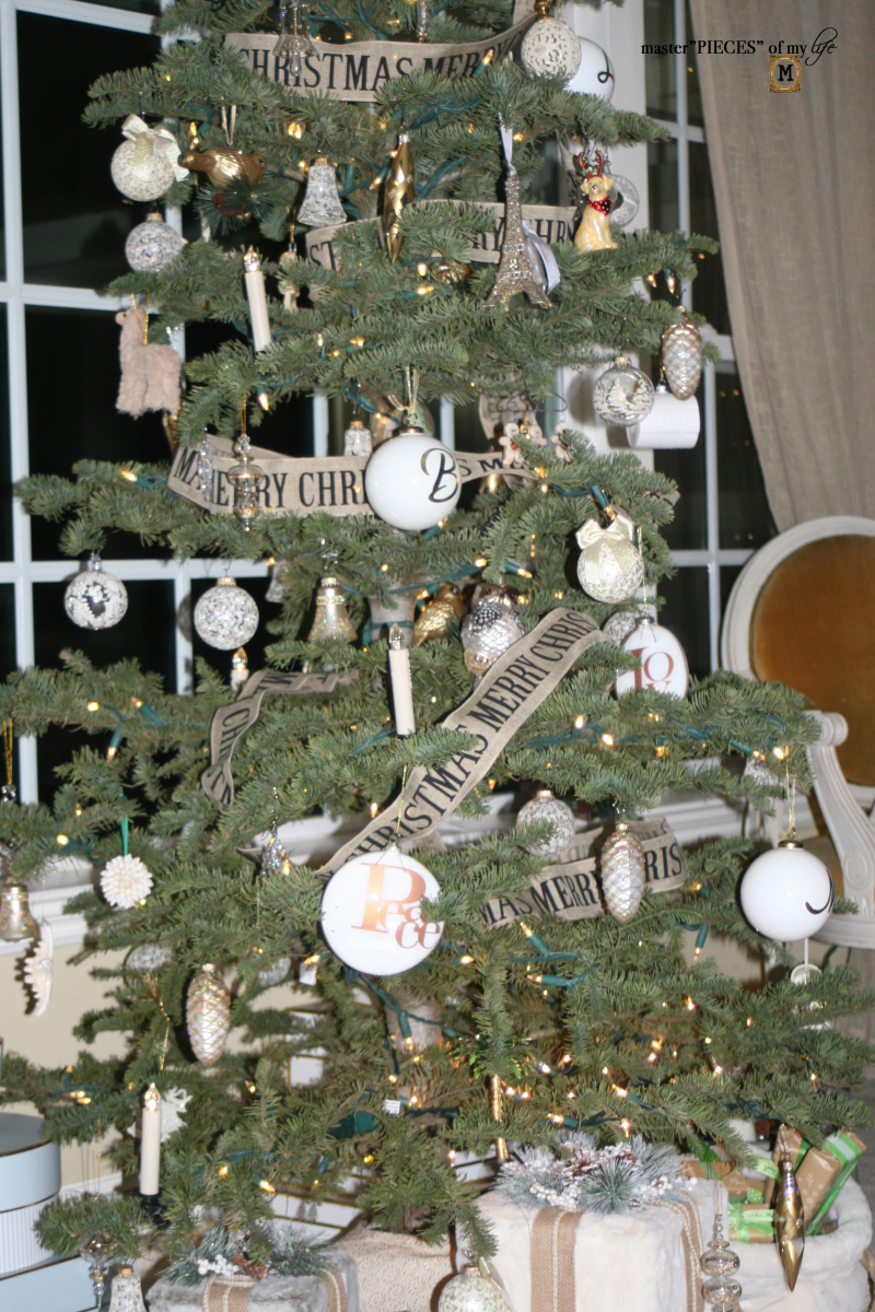 A trimmed christmas tree8