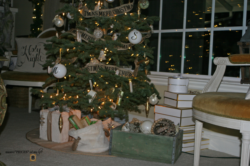 A trimmed christmas tree9