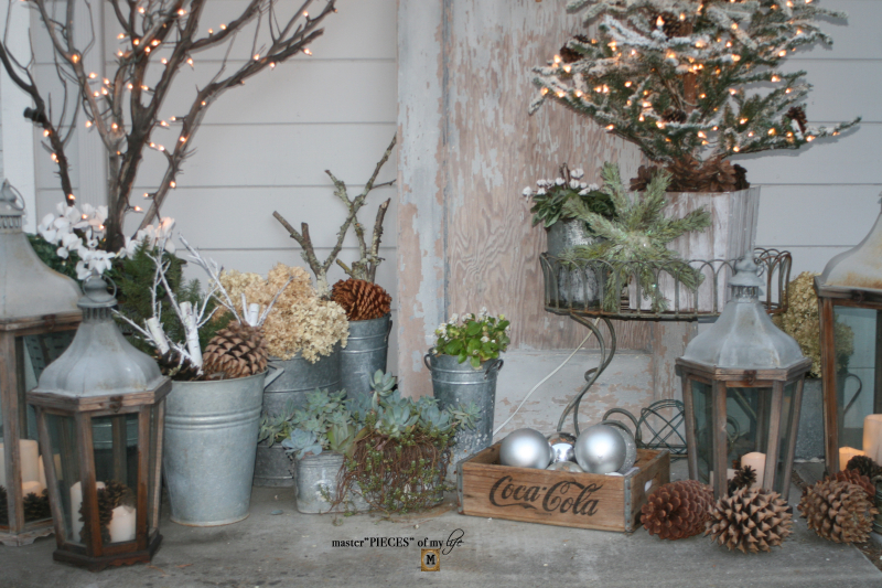 A vintage door & a petite Christmas tree6 A vintage door & a petite Christmas tree6