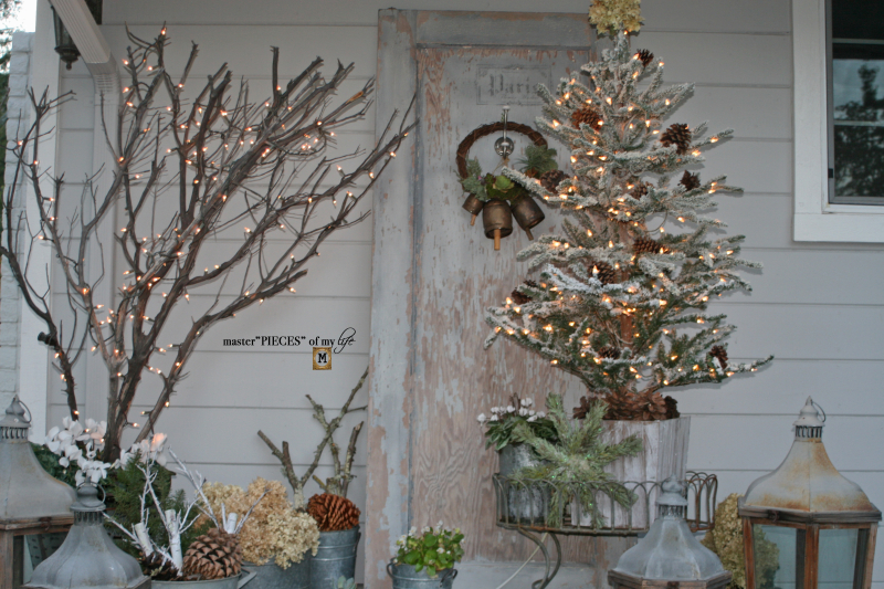 A vintage door & a petite Christmas tree3 A vintage door & a petite Christmas tree3