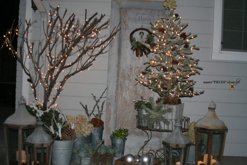 A vintage door & a petite Christmas tree10 A vintage door & a petite Christmas tree10