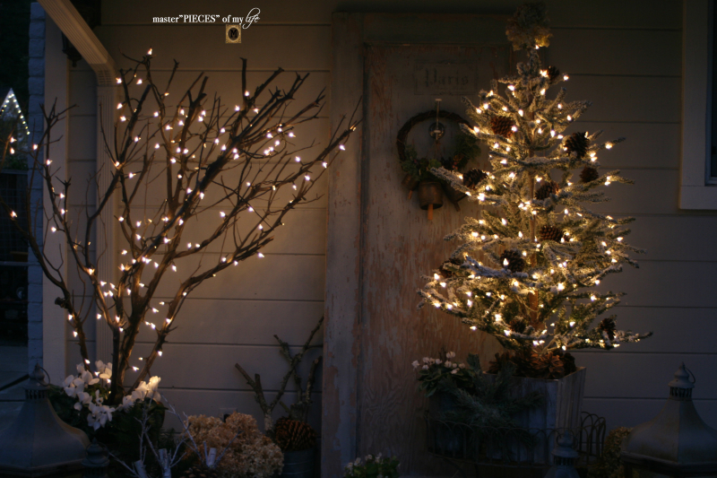 A vintage door & a petite Christmas tree11 A vintage door & a petite Christmas tree11
