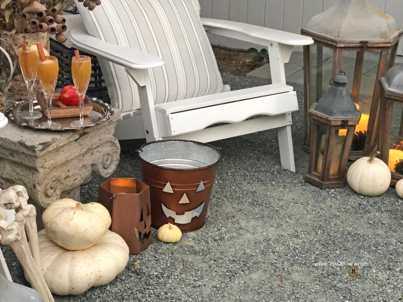 apple cider mimosas for halloween