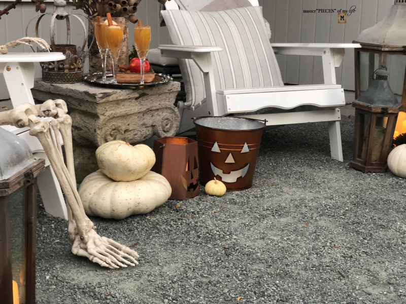 apple cider mimosas for halloween entertaining