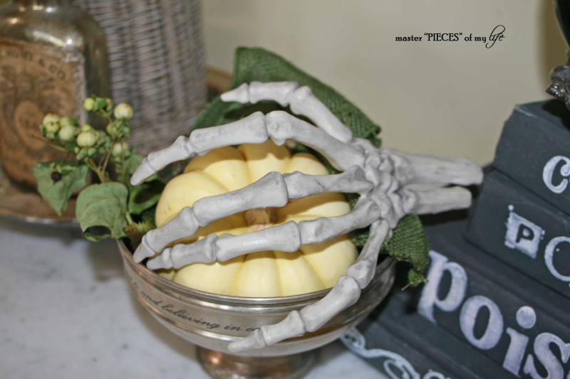 Green & black halloween tablescape16 Green & black halloween tablescape16