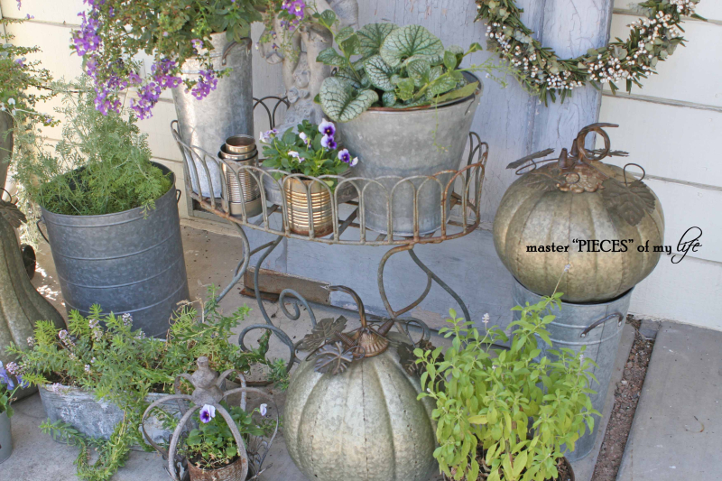 Metal pumkins garden4