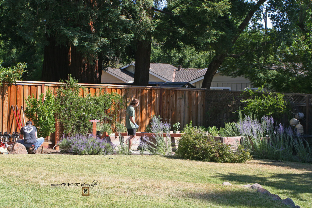 how to build a livestock fence