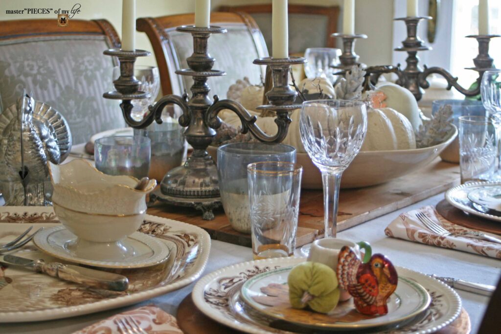 grateful tidings Thanksgiving table