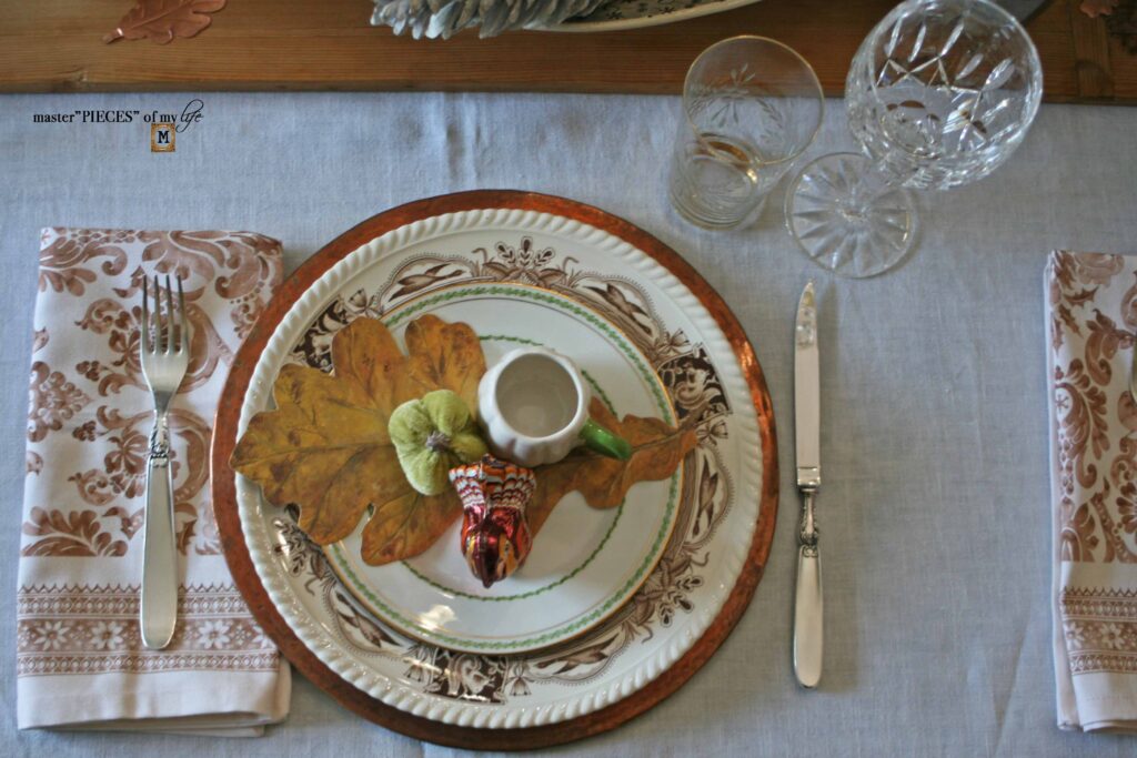 grateful tidings Thanksgiving table