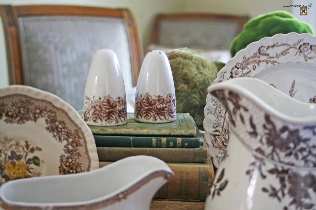 vintage transferware S&P shaker