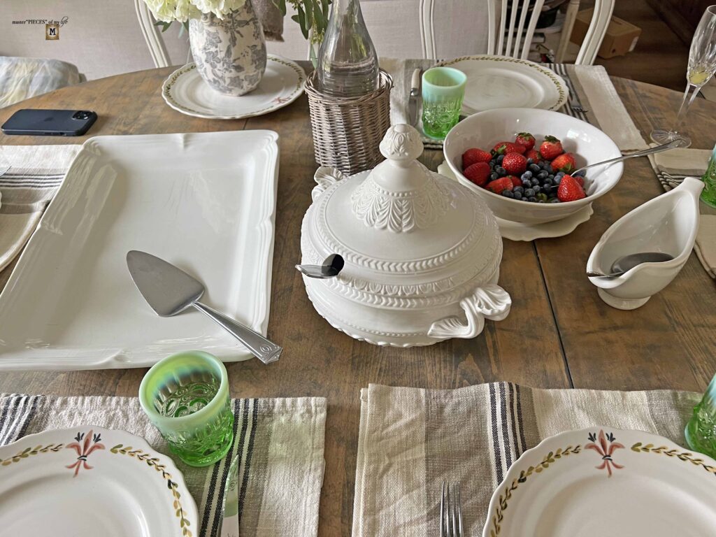 holiday tablescape roundup