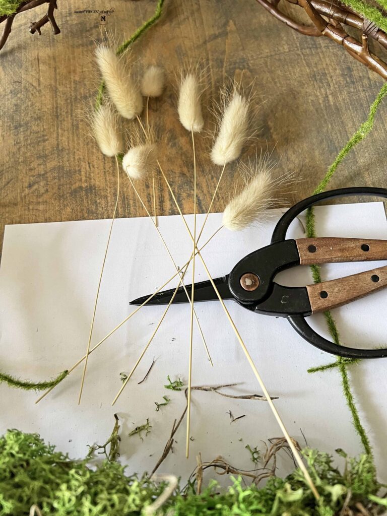 wispy mushroom wreath DIY