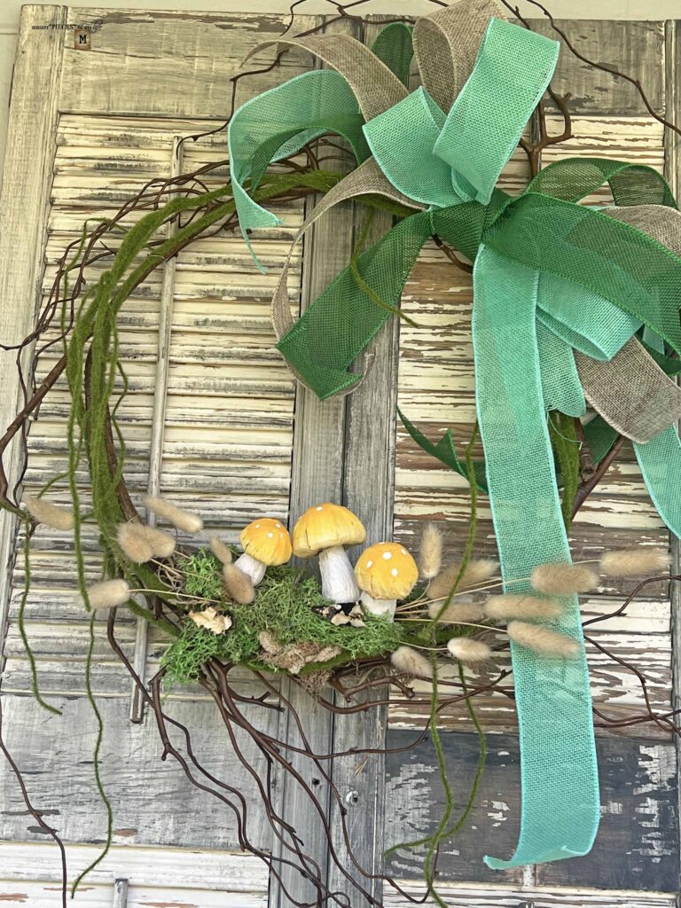 wispy mushroom wreath DIY