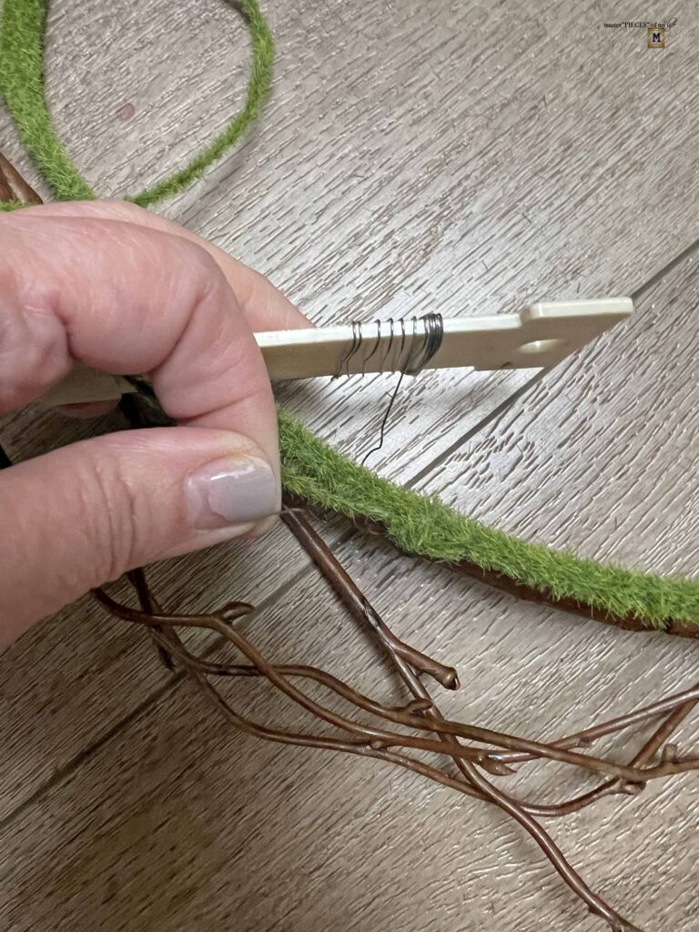 wispy mushroom wreath DIY