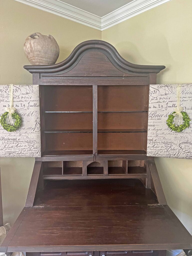 traditional Easter decor vignette