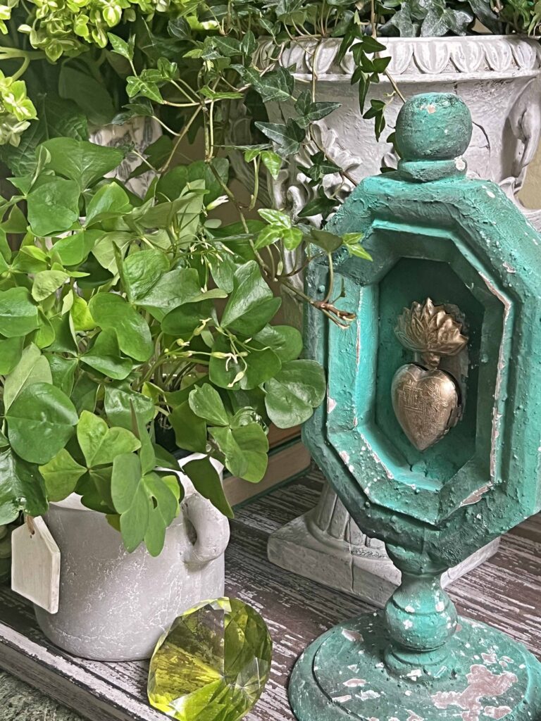 Botanical St. Patrick's Day vignette