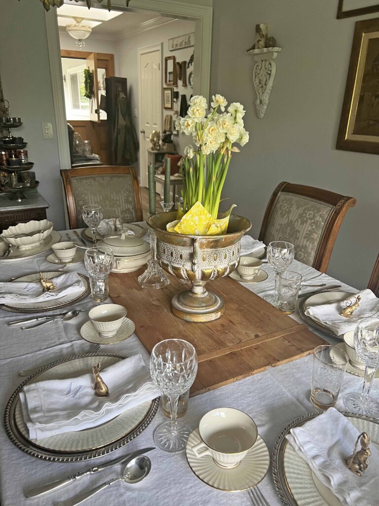 gold bunny Easter table