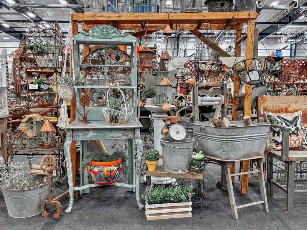 2nd hand shopping at the great junk hunt