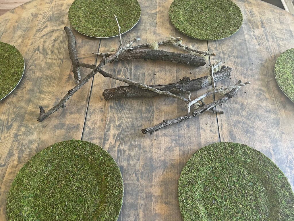 woodsy spring blooming table scape