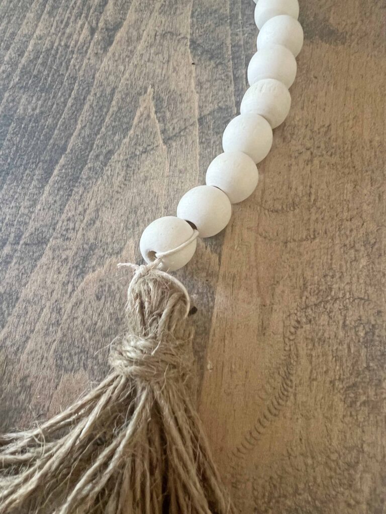 easy wood garland with agate charm