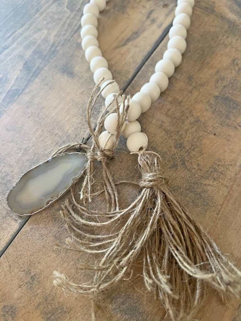 easy wood garland with agate charm