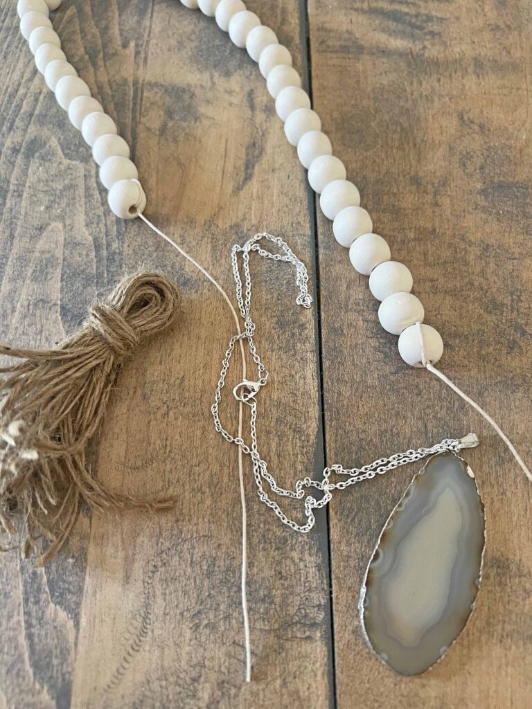 easy wood garland with agate charm