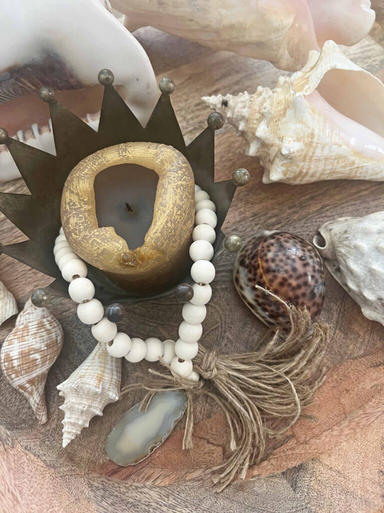 easy wood garland with agate charm