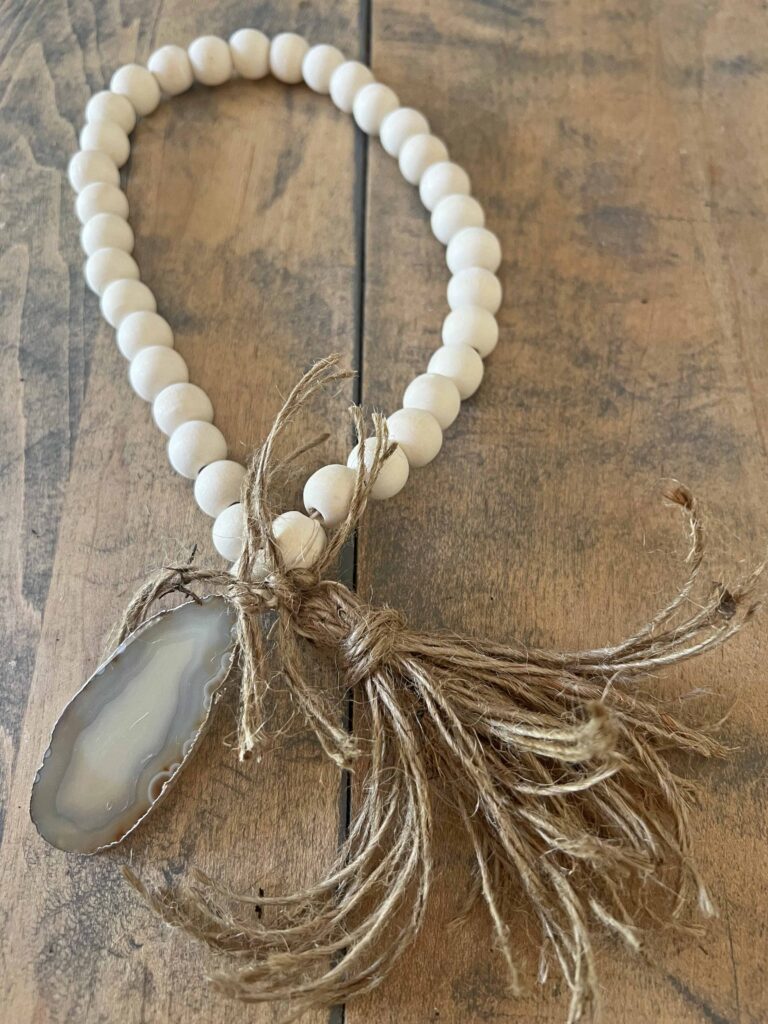 easy wood garland with agate charm