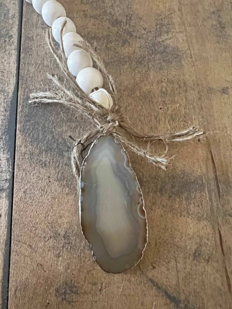 easy wood garland with agate charm
