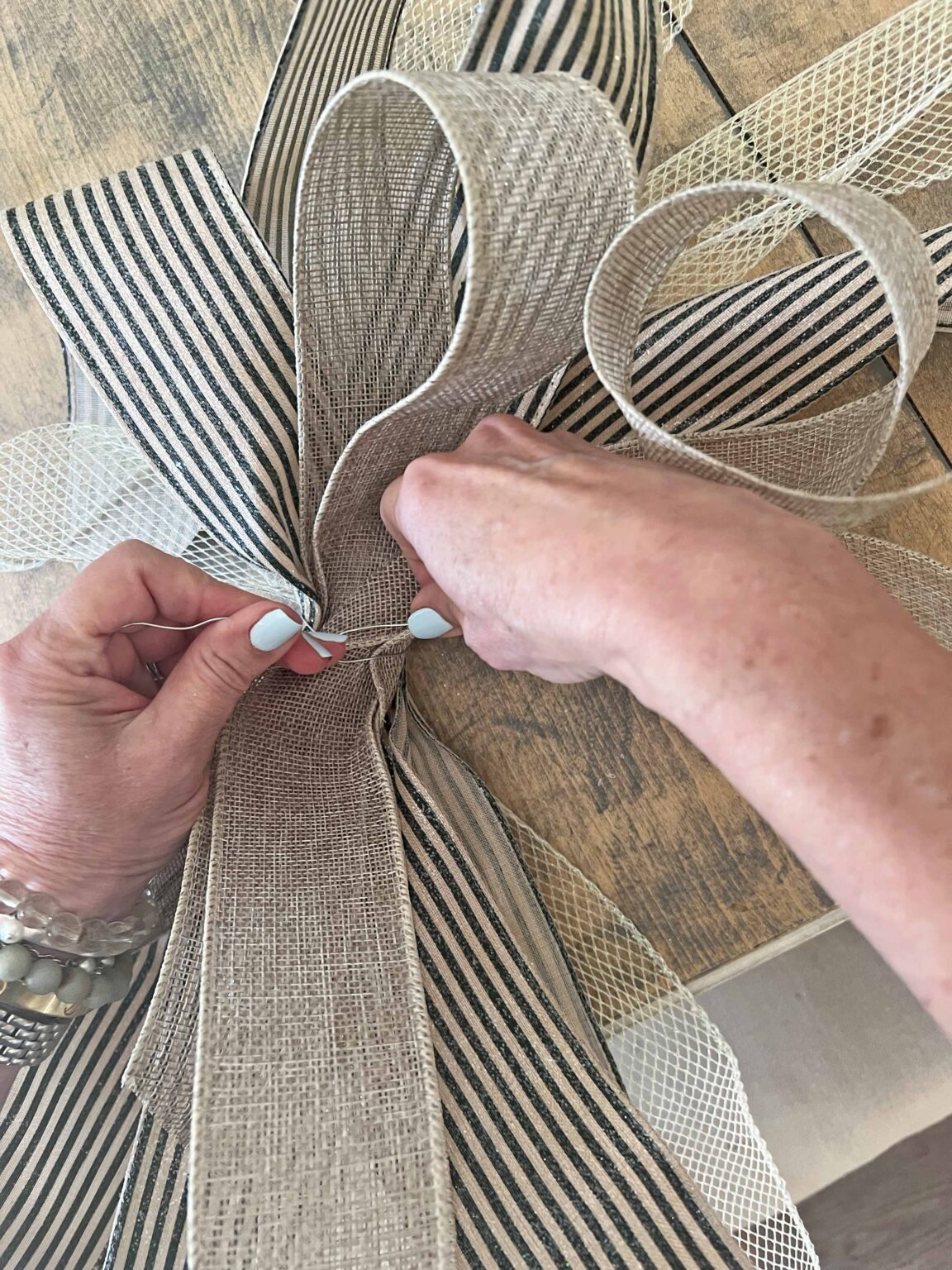 a Bow Tutorial - How to Create the most Fantastic Ribbon Masterpiece ...