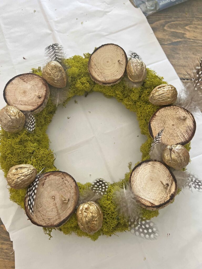moss wreath DIY with organic touches