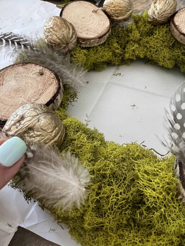 moss wreath DIY with organic touches