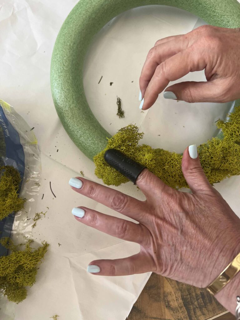 moss wreath DIY with organic touches