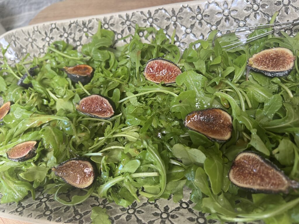 arugula, brûlée fig, prosciutto and burrata salad recipe