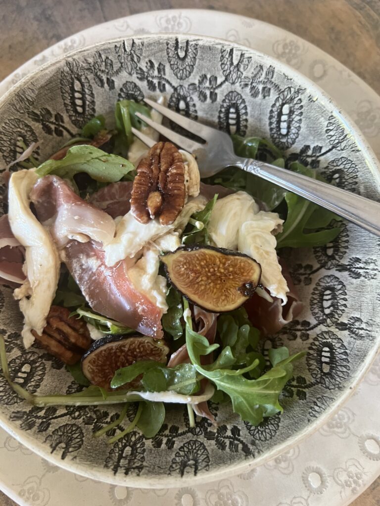 arugula, brûlée fig, prosciutto and burrata salad recipe
