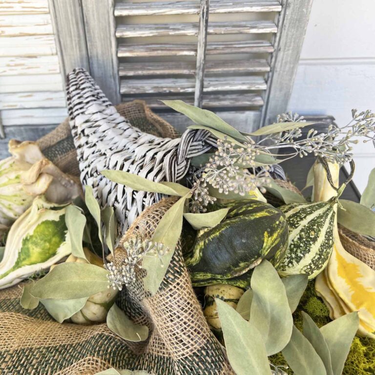 A Monochromatic Styling for a Thanksgiving Cornucopia