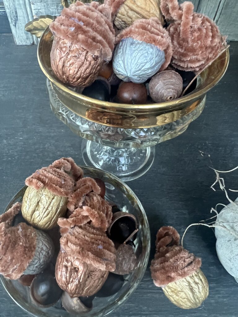 walnut yarn acorn DIY
