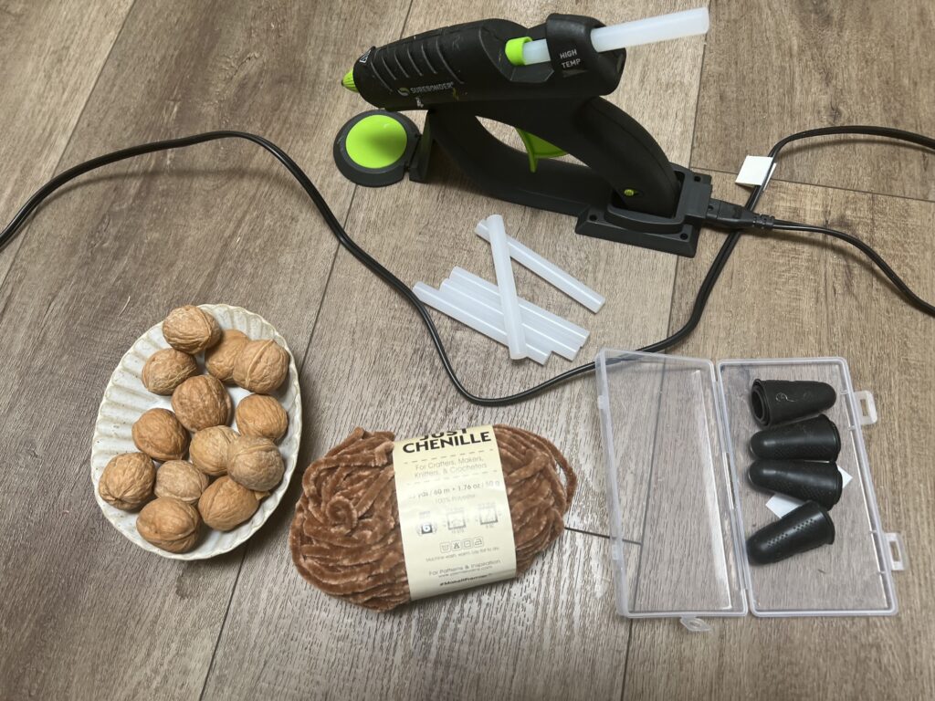 walnut yarn acorn DIY