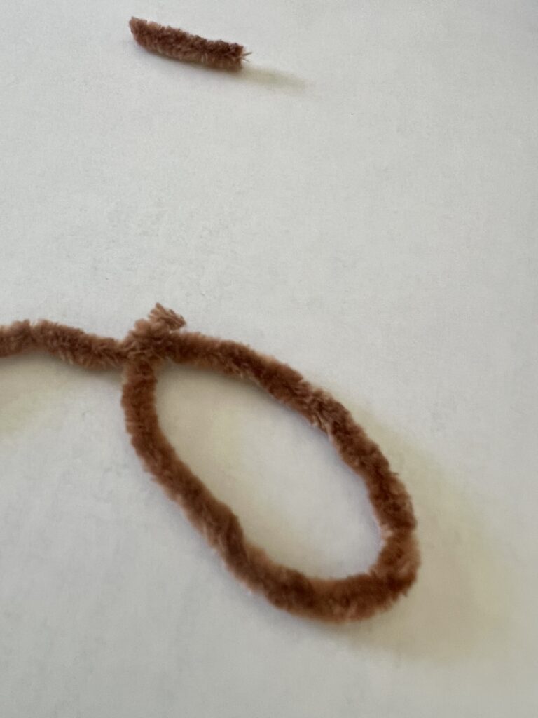 walnut yarn acorn DIY