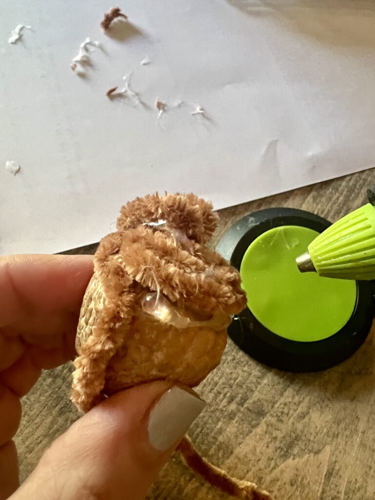 walnut yarn acorn DIY