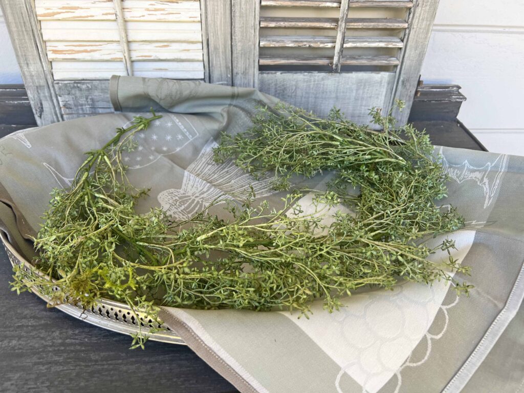 Styling a monochramatic cornucopia