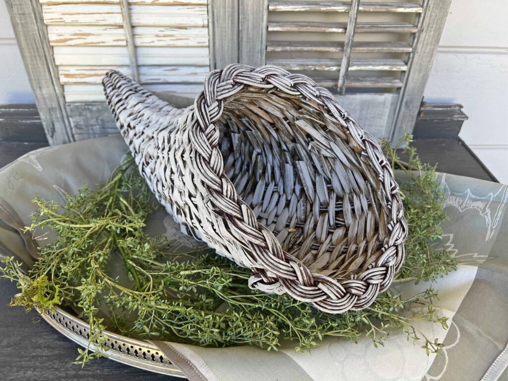 Styling a monochramatic cornucopia