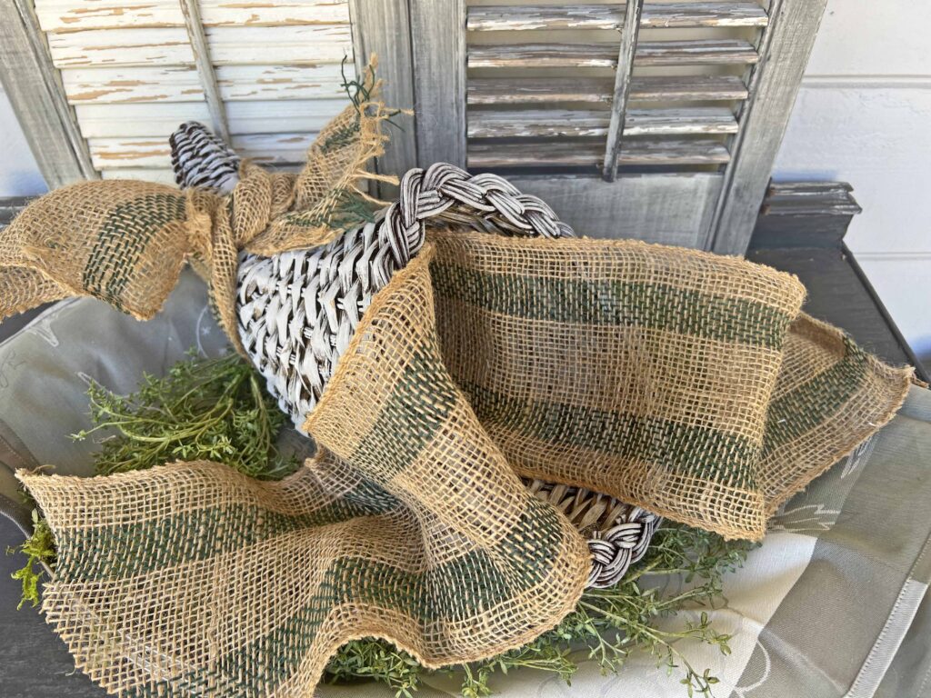 Styling a monochramatic cornucopia