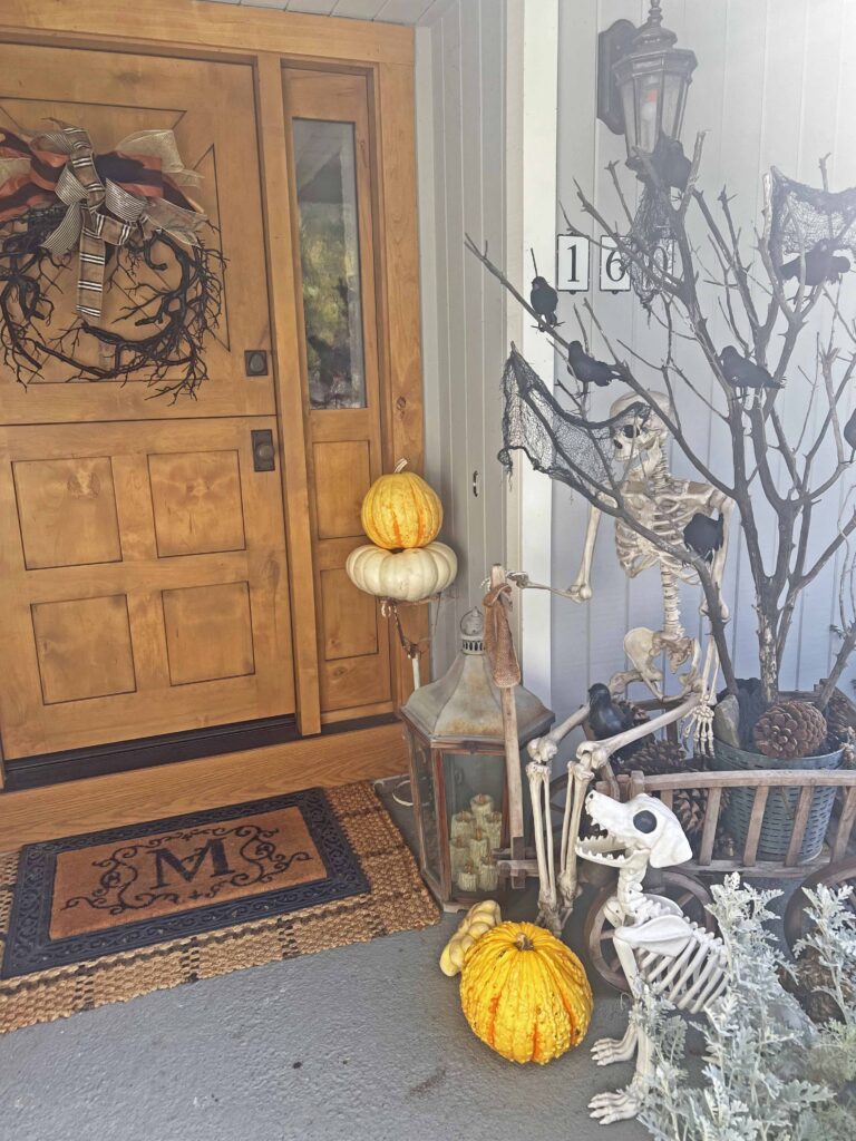 halloween outdoor decor details