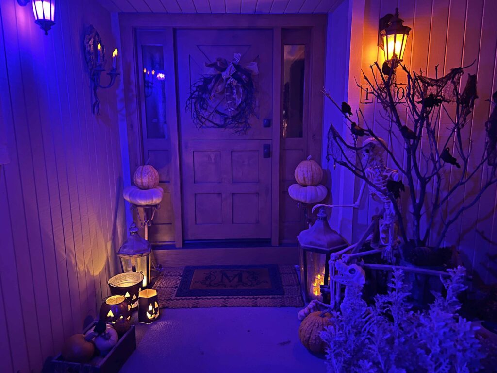halloween outdoor decor details
