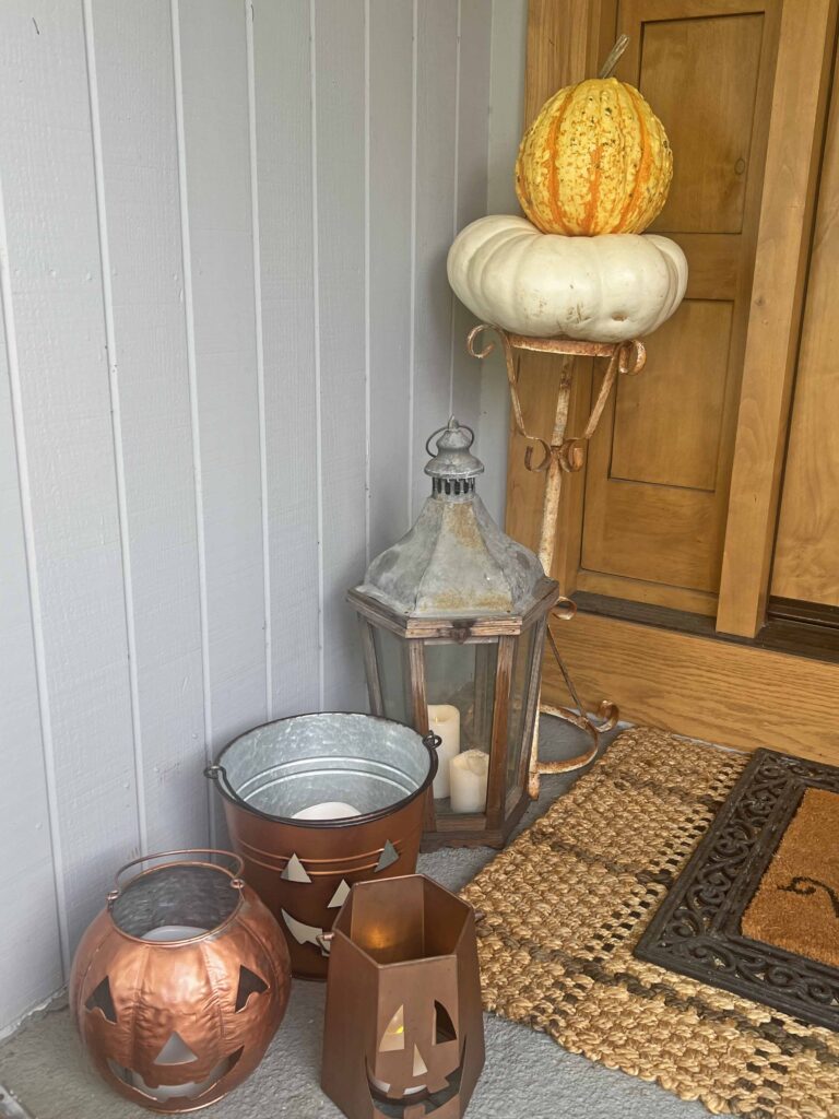 halloween outdoor decor details