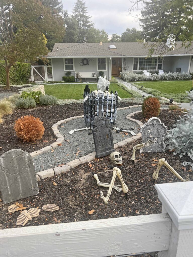 halloween outdoor decor details