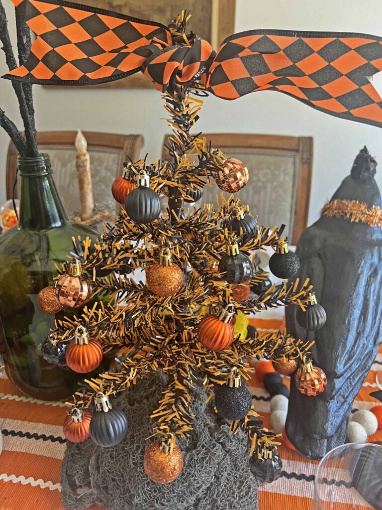 vintage halloween tablescape