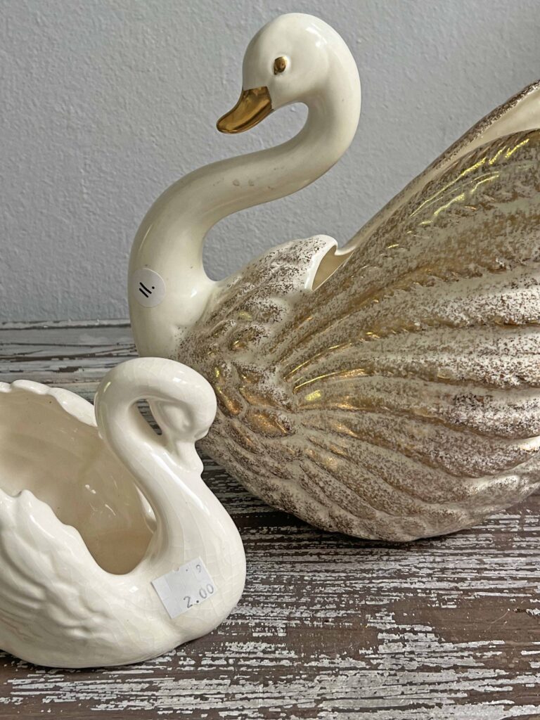 swan decor
