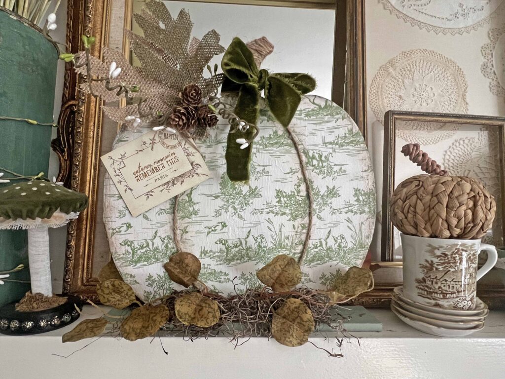 toilet decoupaged DT pumpkin sign